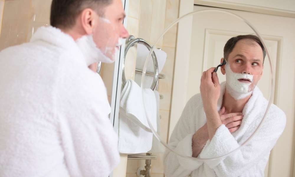 es mejor afeitarse antes o despues de la ducha
